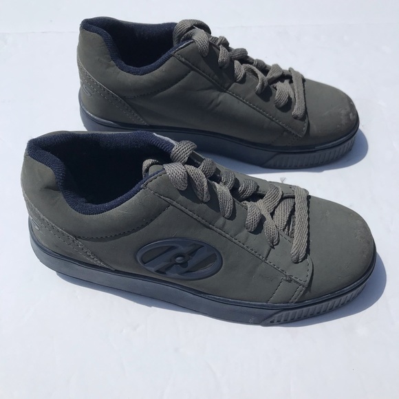 Heelys Boys Size 4 - Picture 2 of 9